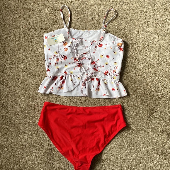 NWT Womens Beachsissi XL Tankini Top, Red & White Floral Pattern w/ Red Bottoms - Picture 4 of 11
